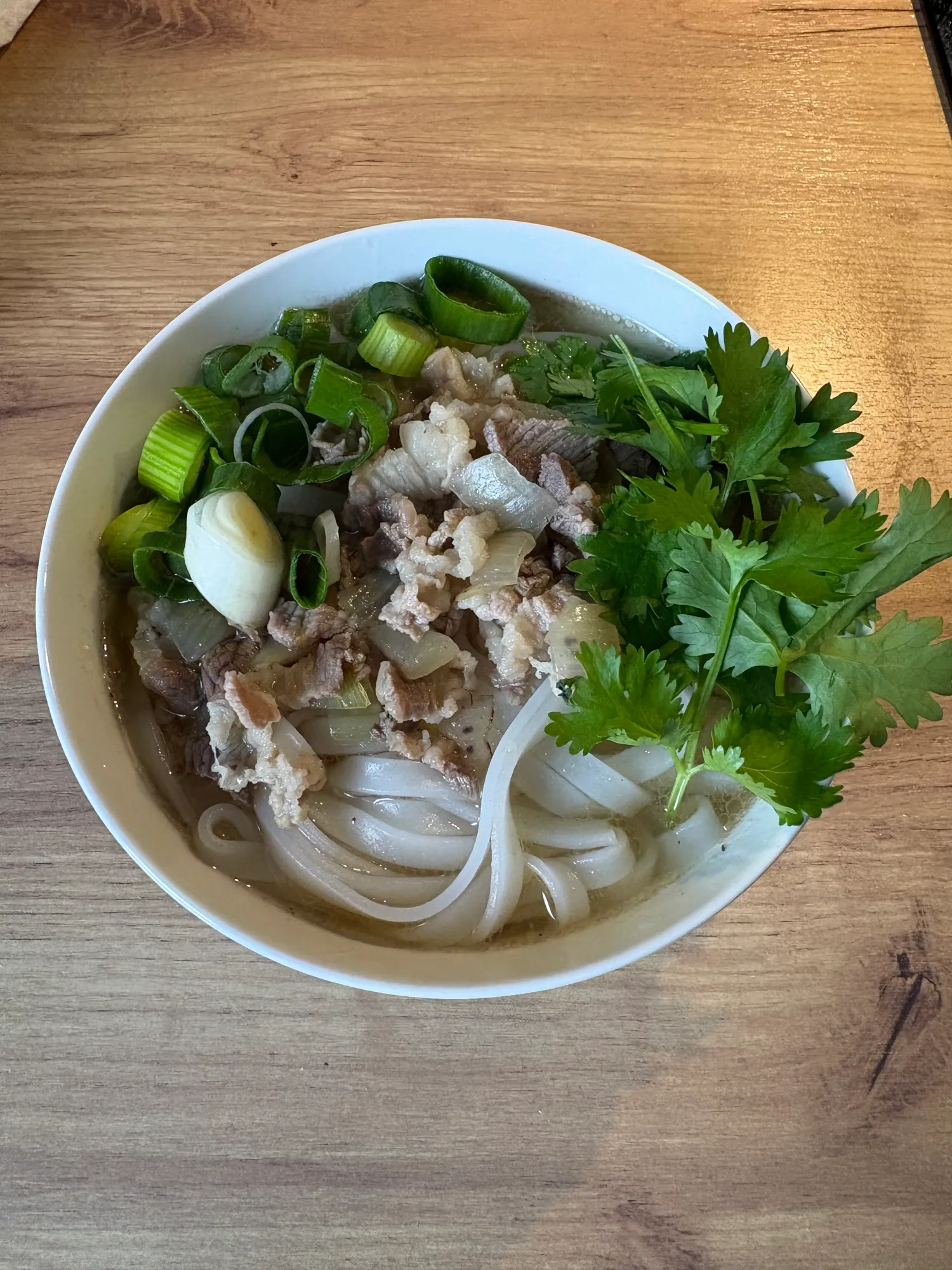 Pho z proszkiem Pho Netto z dodatkiem cienko pokrojonego mięsa